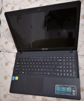 华硕笔记本电脑