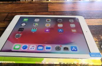 苹果5代的平板,32G 的九五成新以上