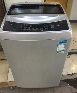 小天鹅波轮全自动洗衣机，八公斤的容量