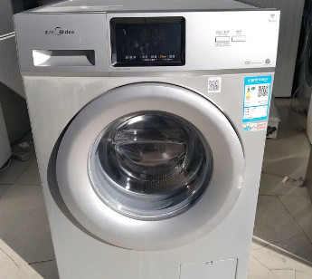 8-9成新美的滚桶全自动洗衣机